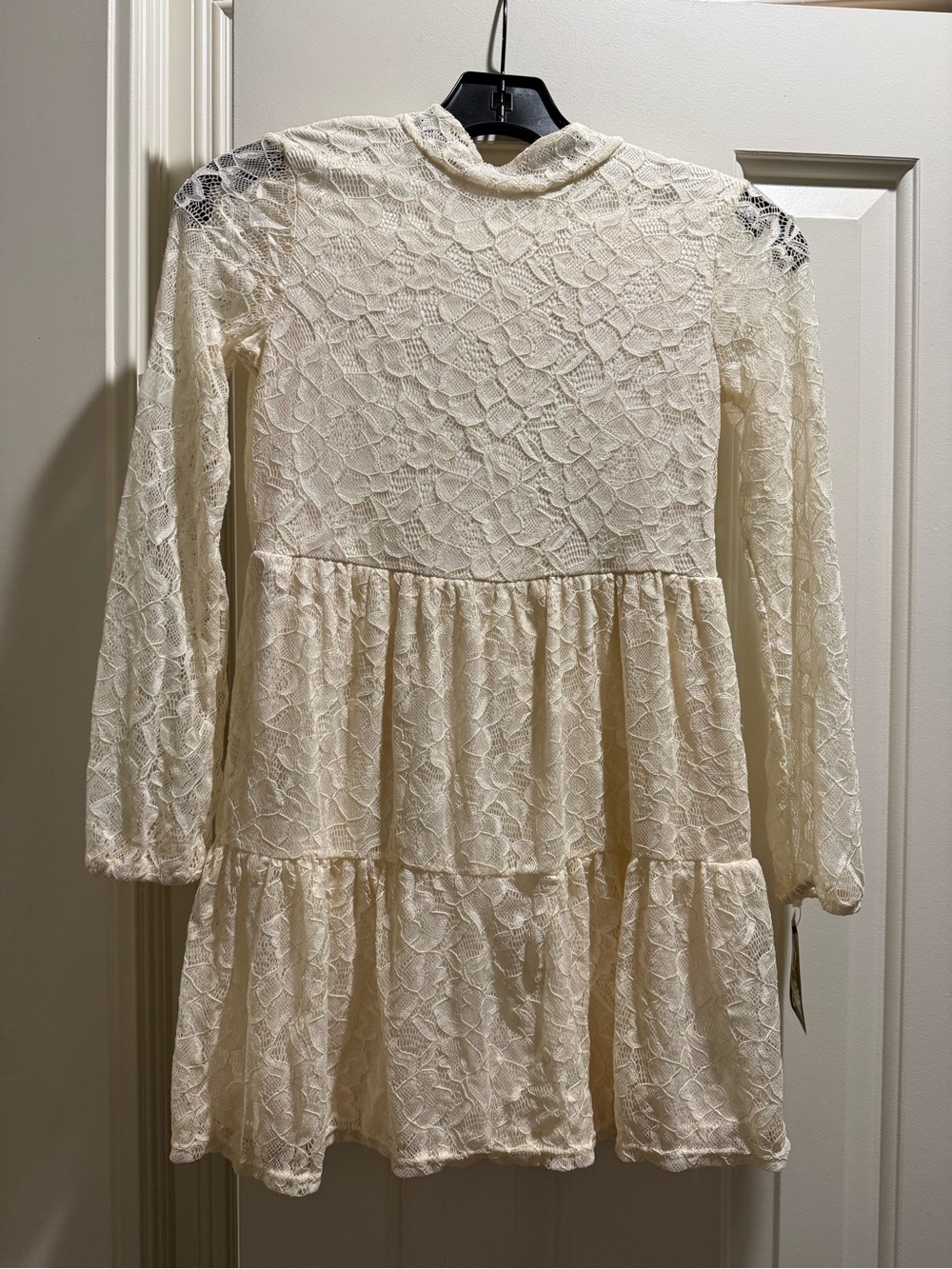 art class Cream Lace Tiered Dress with Long Sleeves